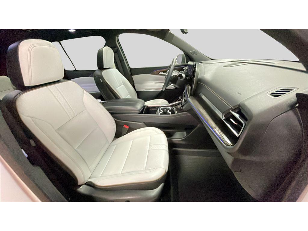 used 2025 Chevrolet Traverse car, priced at $51,990