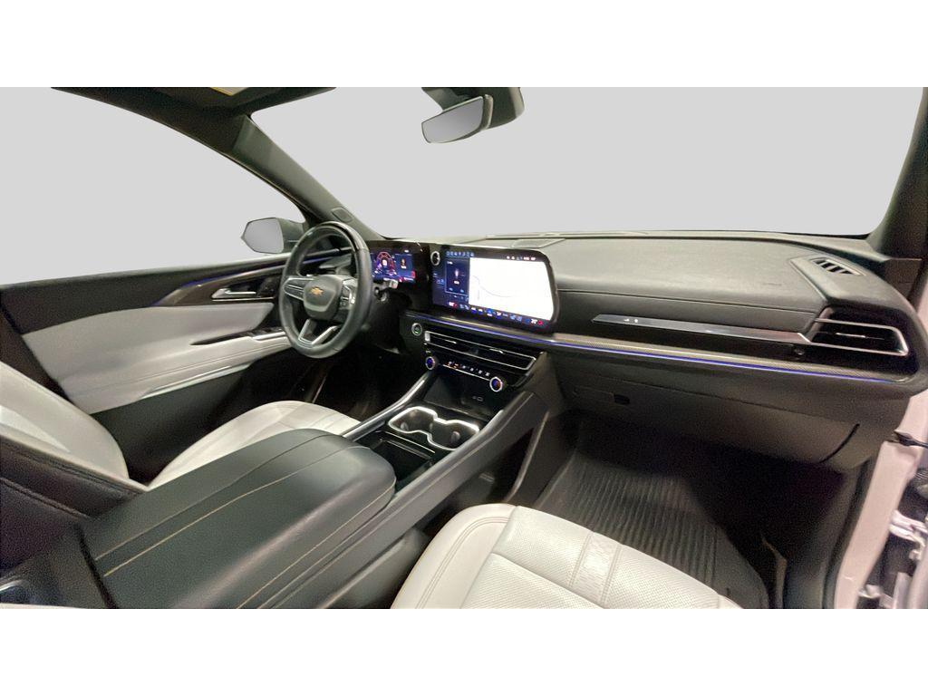 used 2025 Chevrolet Traverse car, priced at $51,990