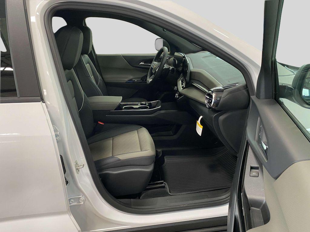 new 2026 Chevrolet Equinox car, priced at $33,890