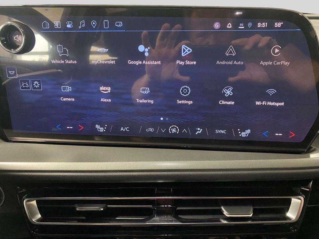 new 2025 Chevrolet Traverse car, priced at $42,545