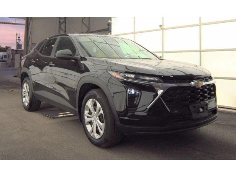 used 2025 Chevrolet Trax car, priced at $22,990