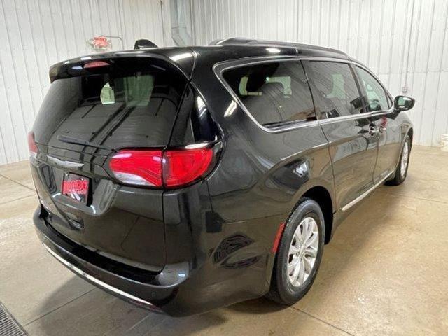 used 2017 Chrysler Pacifica car, priced at $14,373