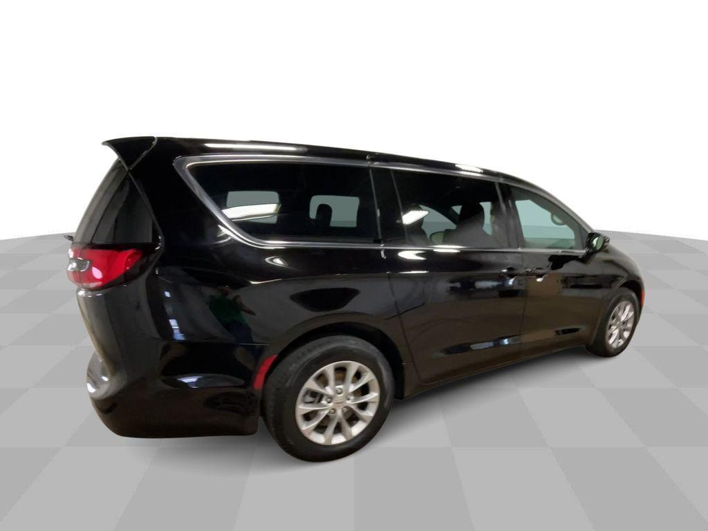 used 2025 Chrysler Pacifica car, priced at $43,990