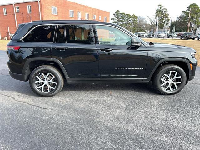 new 2025 Jeep Grand Cherokee car, priced at $47,810