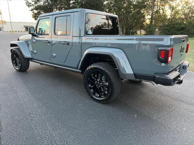 new 2025 Jeep Gladiator car, priced at $45,235