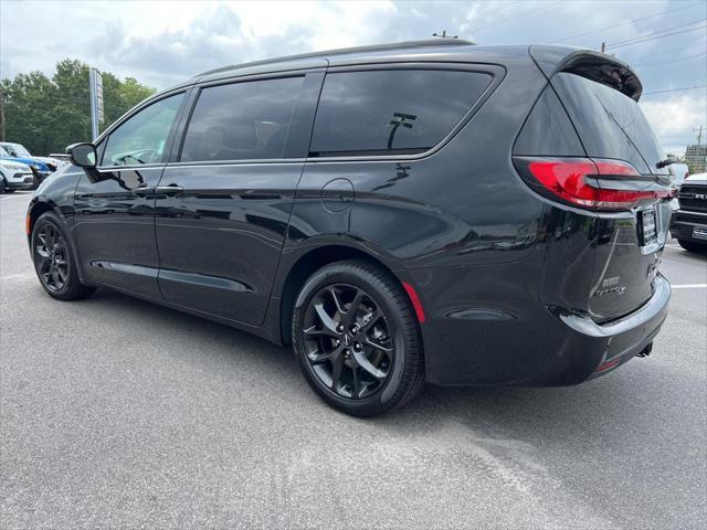 new 2023 Chrysler Pacifica car, priced at $44,999