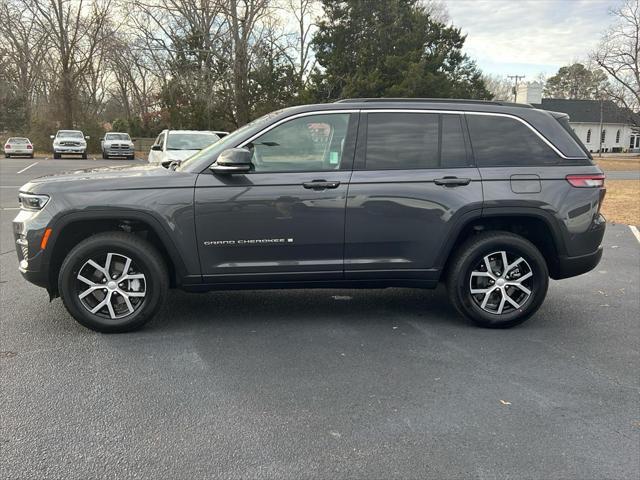 new 2025 Jeep Grand Cherokee car, priced at $47,565