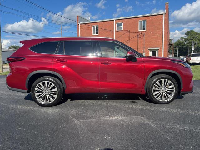 used 2021 Toyota Highlander car, priced at $37,999