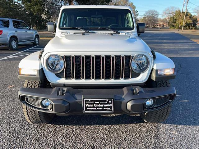 new 2025 Jeep Gladiator car, priced at $44,640