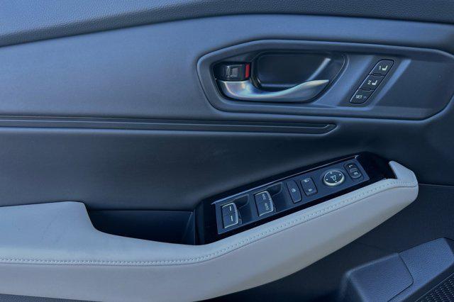 new 2025 Honda Accord Hybrid car, priced at $38,621