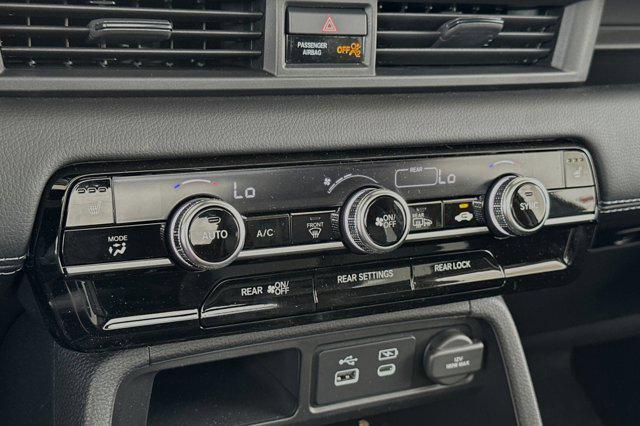 new 2025 Honda Pilot car, priced at $51,650