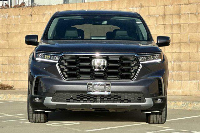 new 2025 Honda Pilot car, priced at $46,795