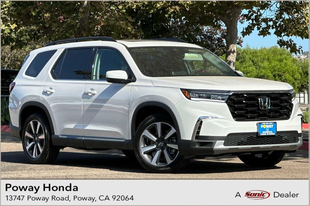 new 2025 Honda Pilot car, priced at $49,050