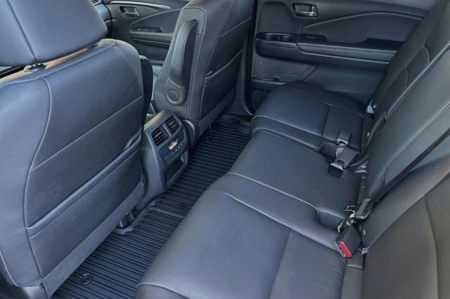 used 2022 Honda Pilot car, priced at $30,998