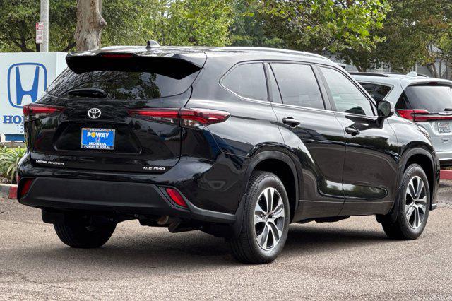 used 2024 Toyota Highlander car, priced at $40,999