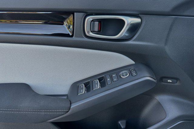 new 2025 Honda Civic Hybrid car, priced at $33,555