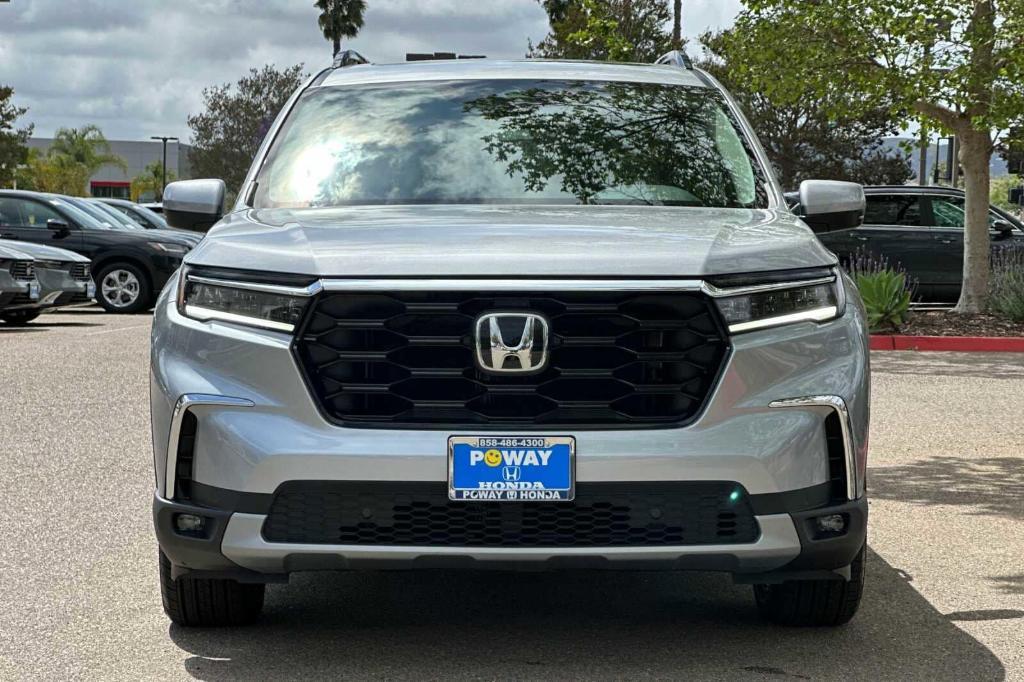 new 2025 Honda Pilot car, priced at $48,595