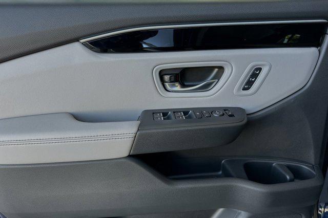 new 2025 Honda Pilot car, priced at $47,095