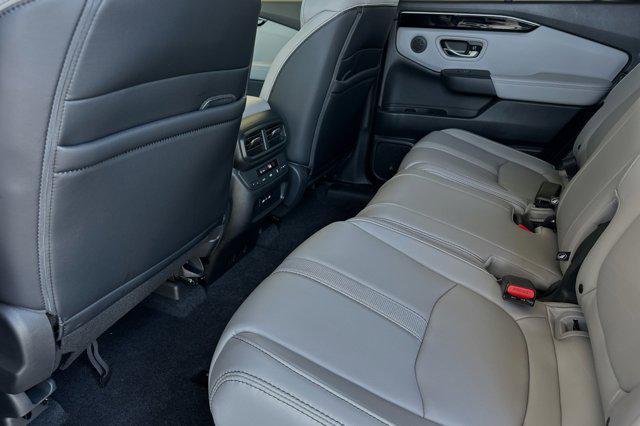 new 2025 Honda Pilot car, priced at $47,095