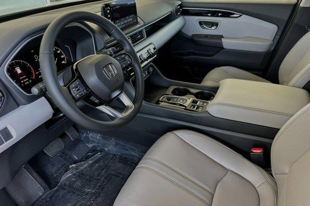 new 2025 Honda Pilot car, priced at $47,095
