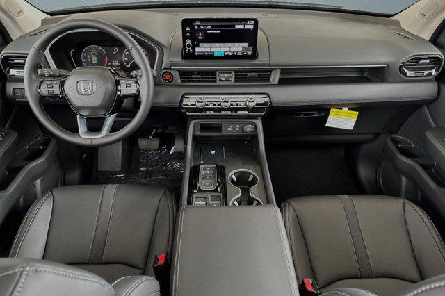 new 2025 Honda Pilot car, priced at $51,350