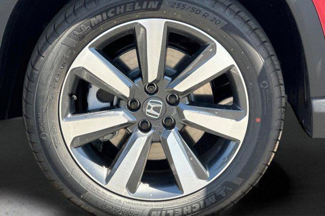 new 2025 Honda Pilot car, priced at $51,350