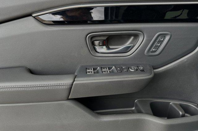 new 2025 Honda Pilot car, priced at $51,350