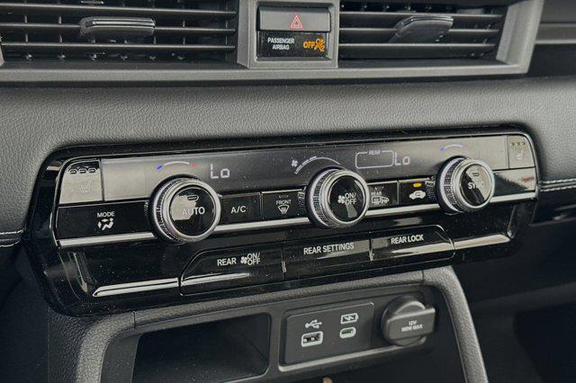 new 2025 Honda Pilot car, priced at $51,350