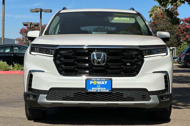 new 2025 Honda Pilot car, priced at $49,350