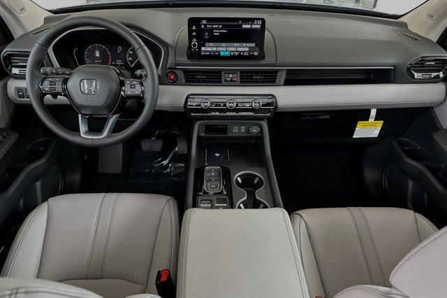 new 2025 Honda Pilot car, priced at $48,950
