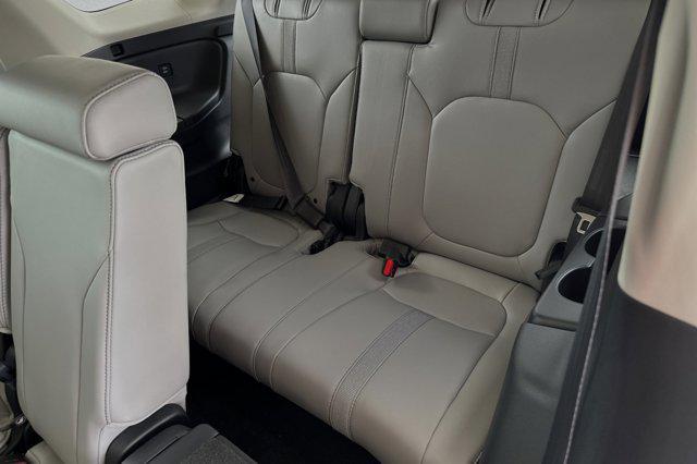 new 2025 Honda Pilot car, priced at $48,950