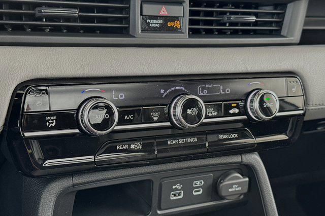 new 2025 Honda Pilot car, priced at $48,950