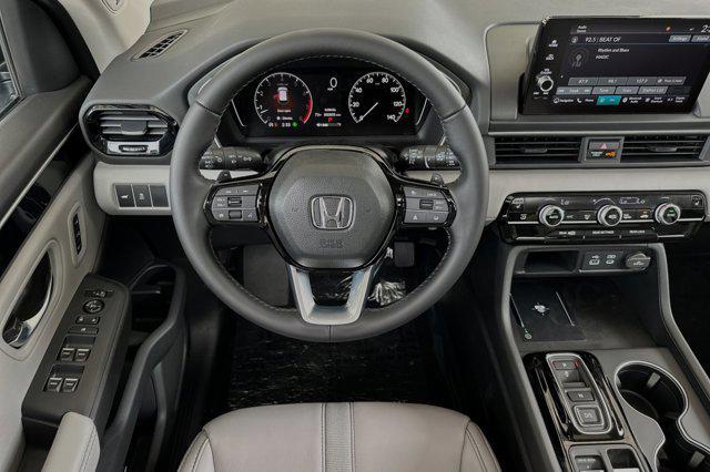 new 2025 Honda Pilot car, priced at $48,950