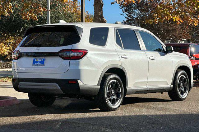 new 2025 Honda Pilot car, priced at $49,350