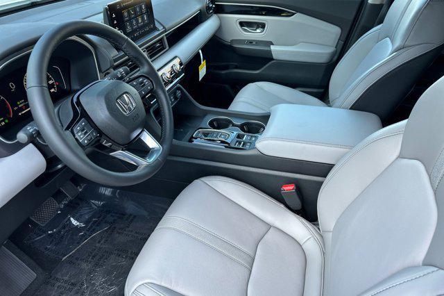 new 2025 Honda Pilot car, priced at $49,350