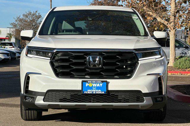 new 2025 Honda Pilot car, priced at $49,350