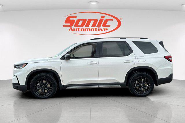 new 2025 Honda Pilot car, priced at $57,215