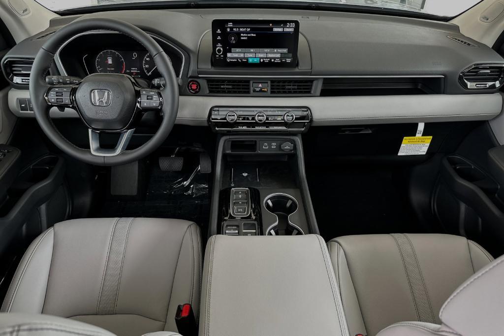 new 2025 Honda Pilot car, priced at $48,595