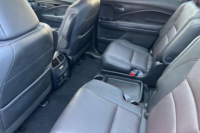 used 2022 Honda Pilot car, priced at $39,999