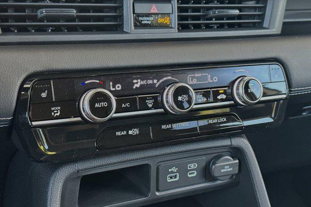 new 2025 Honda Pilot car, priced at $45,405