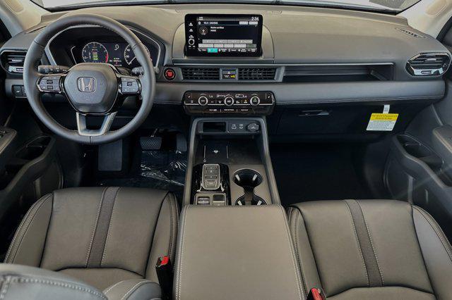 new 2025 Honda Pilot car, priced at $45,405