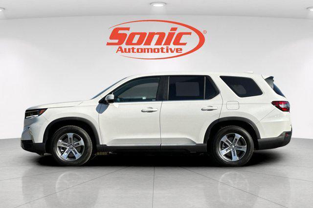new 2025 Honda Pilot car, priced at $45,405
