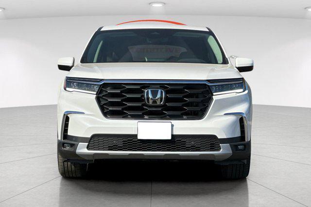 new 2025 Honda Pilot car, priced at $45,405
