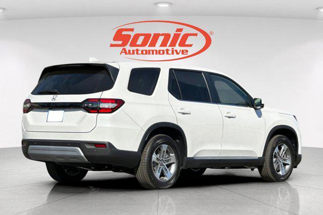 new 2025 Honda Pilot car, priced at $45,405
