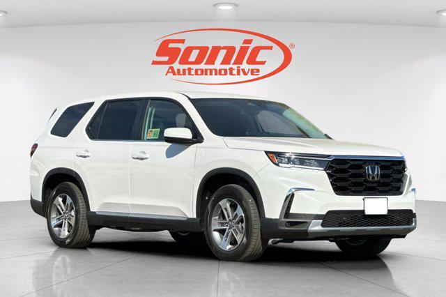 new 2025 Honda Pilot car, priced at $45,405