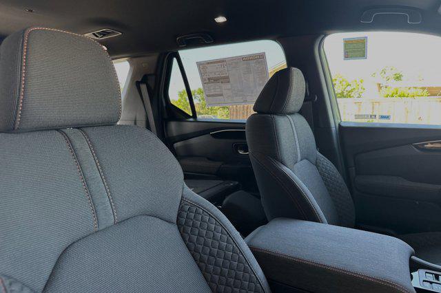 new 2025 Honda Pilot car, priced at $42,922