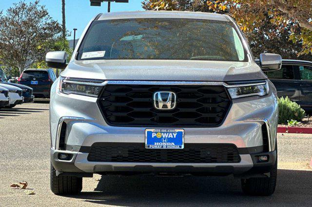 new 2025 Honda Pilot car, priced at $45,625