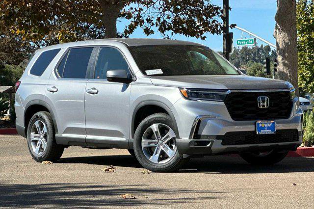 new 2025 Honda Pilot car, priced at $45,625