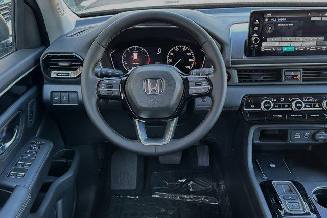 new 2025 Honda Pilot car, priced at $48,391