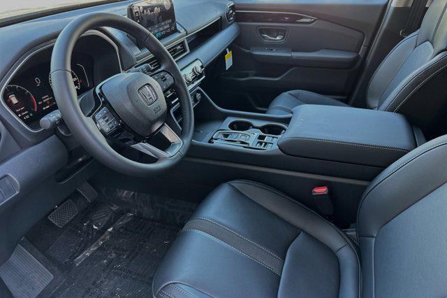 new 2025 Honda Pilot car, priced at $48,391